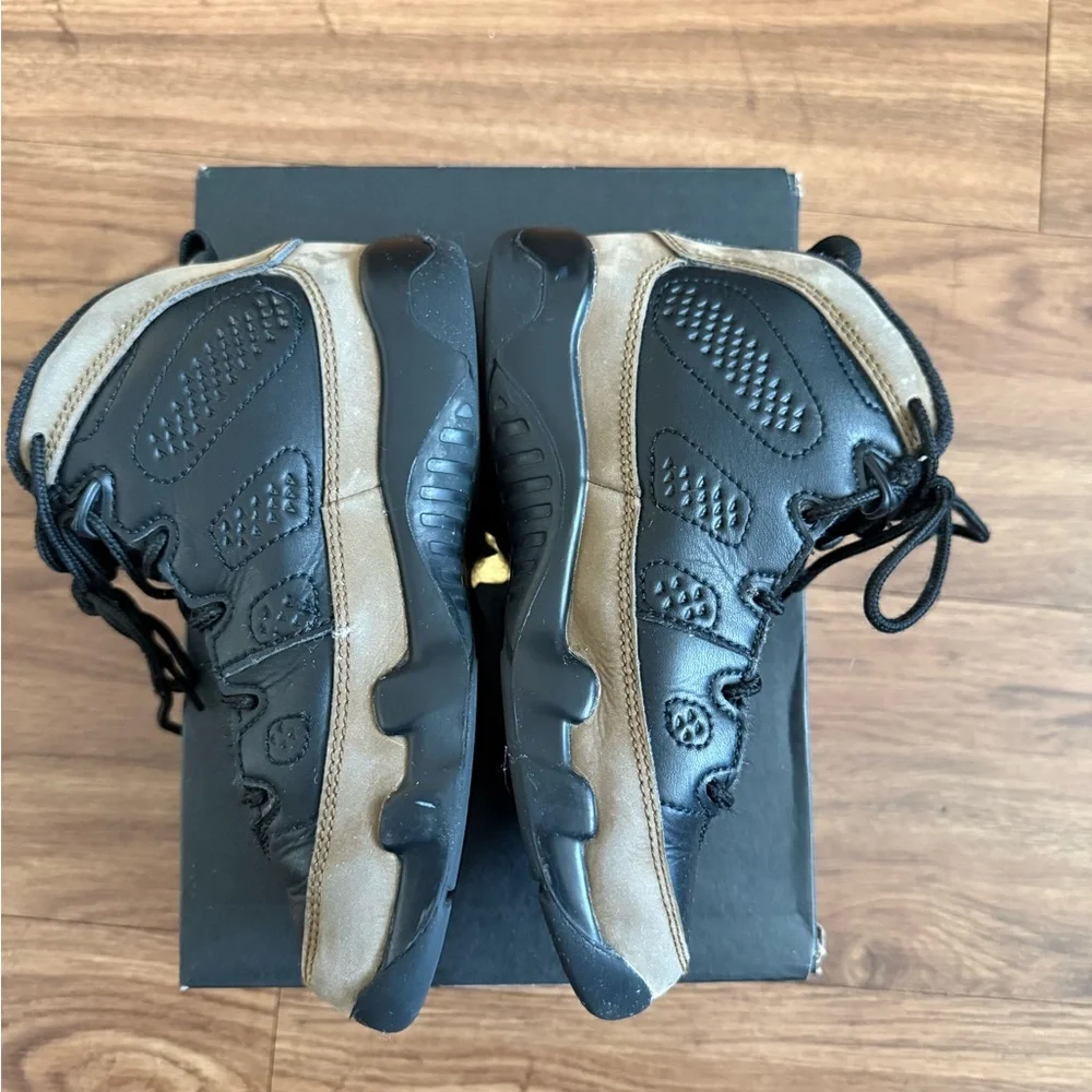 Kids Air Jordan Retro 9 - Olives 🫒 - Picture 4 of 16